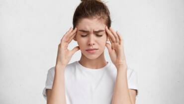 ¿Cómo aliviar el dolor de cabeza y los mareos?
